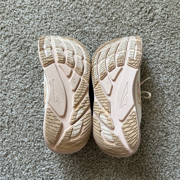 Altra FWD Via - Women’s 10.5, Sand - Picture 3 of 5